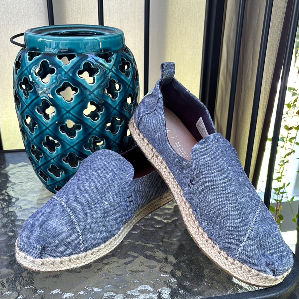 TOMS Blue Espadrille Loafers Slip-Ons Size 8
